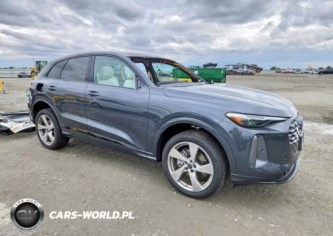 2025 Audi Q5 Premium Plus VIN:WA12AAGU0S2118670 - 4
