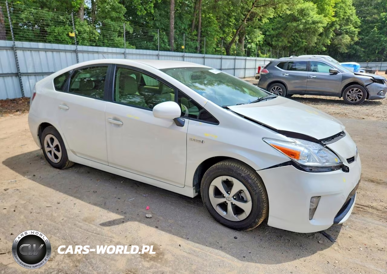 2013 Toyota Prius Three VIN:JTDKN3DU5D5630923 - 4