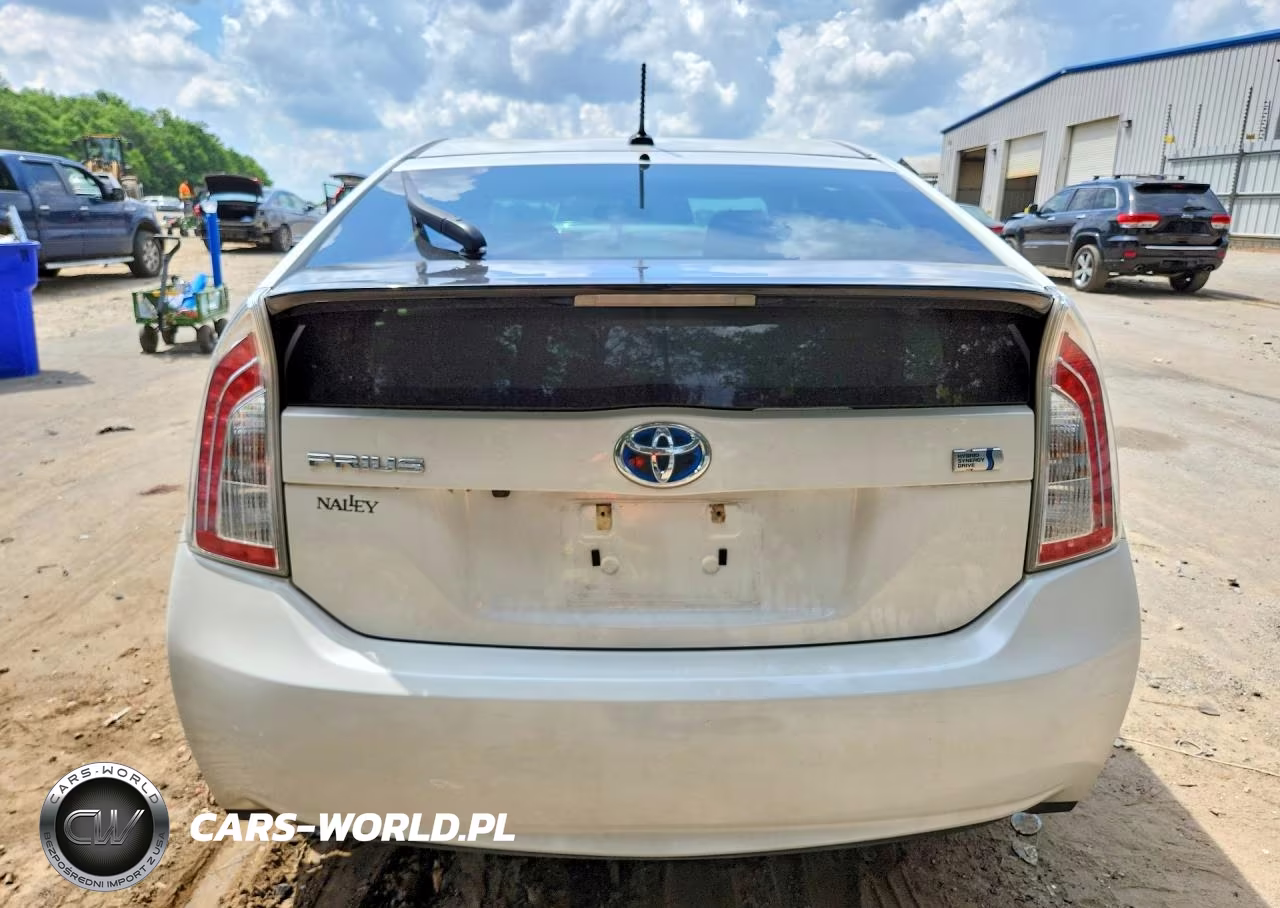 2013 Toyota Prius Three VIN:JTDKN3DU5D5630923 - 6