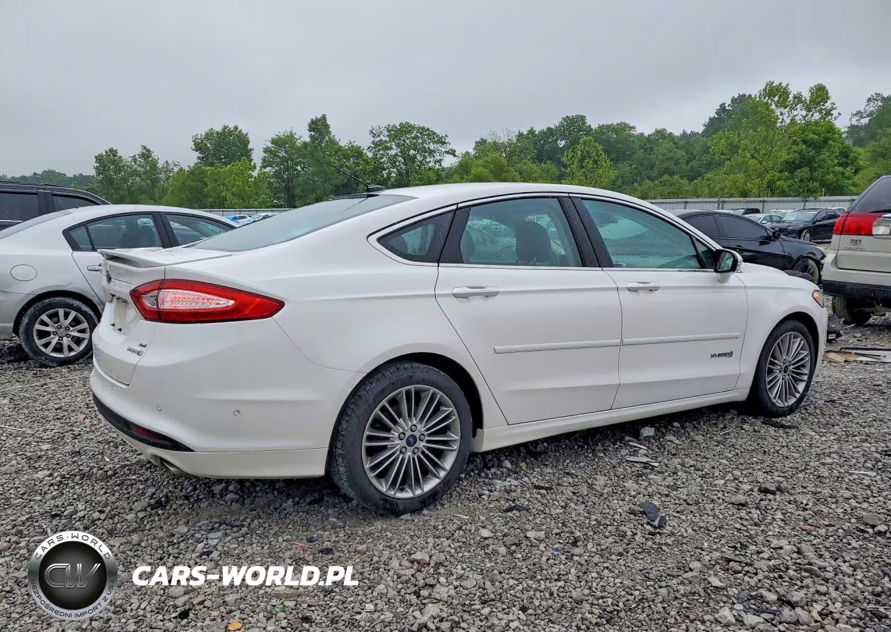 2014 Ford Fusion Se Hybrid VIN:3FA6P0LU7ER239613 - 3
