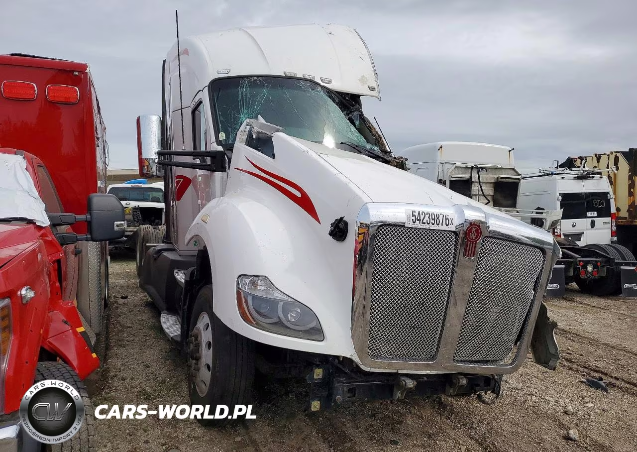 2017 Kenworth T680 Semi Truck