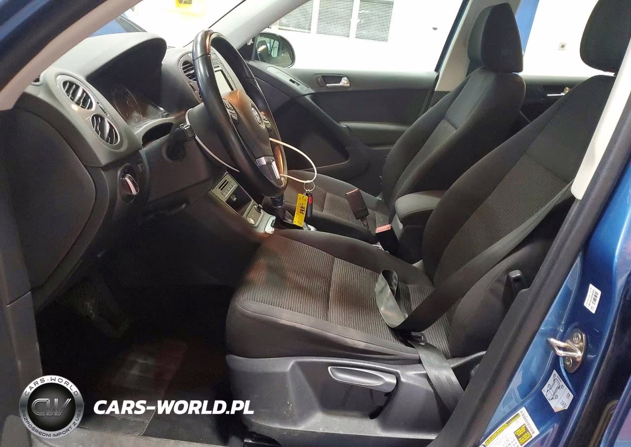 2017 Volkswagen Tiguan S VIN:WVGBV7AX6HK054297 - 7
