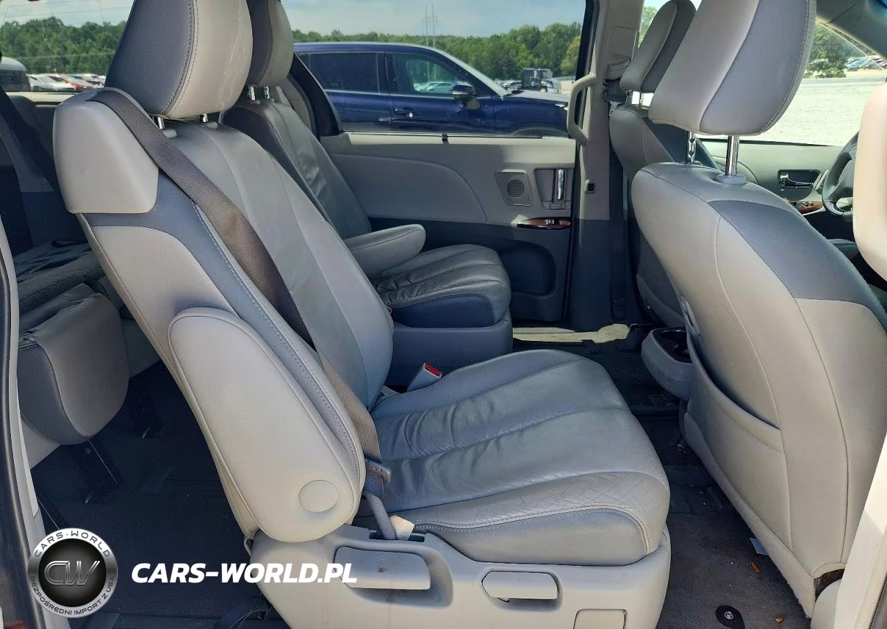 2011 Toyota Sienna Limited 7-Passenger VIN:5TDDK3DC1BS011817 - 11