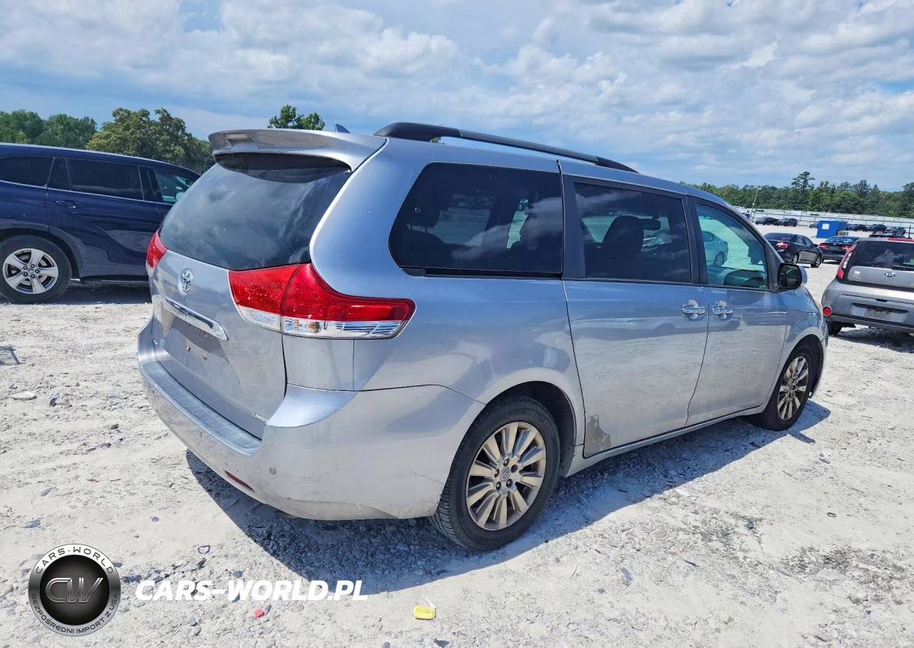 2011 Toyota Sienna Limited 7-Passenger VIN:5TDDK3DC1BS011817 - 3