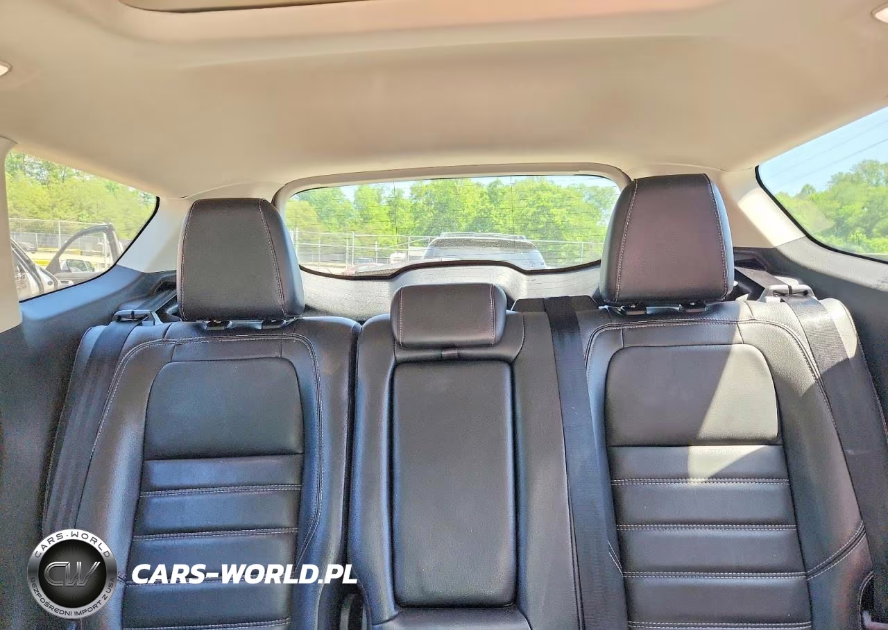 2019 Ford Escape Titanium VIN:1FMCU0J93KUA34133 - 10