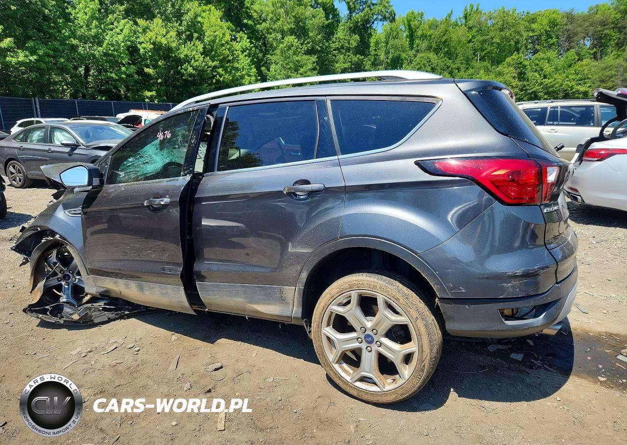 2019 Ford Escape Titanium VIN:1FMCU0J93KUA34133 - 2