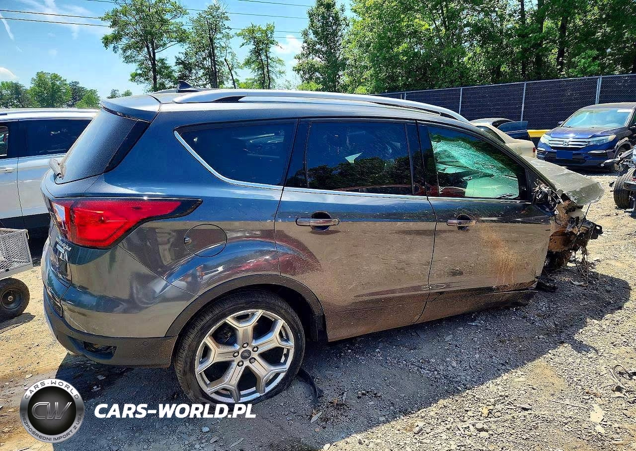 2019 Ford Escape Titanium VIN:1FMCU0J93KUA34133 - 3