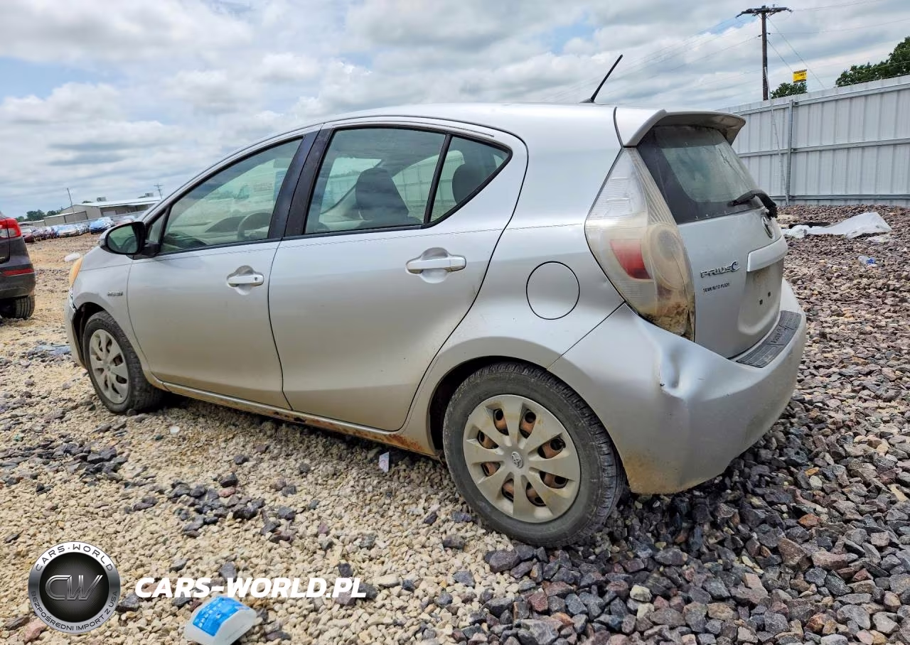 2012 Toyota Prius C Two VIN:JTDKDTB35C1023035 - 2