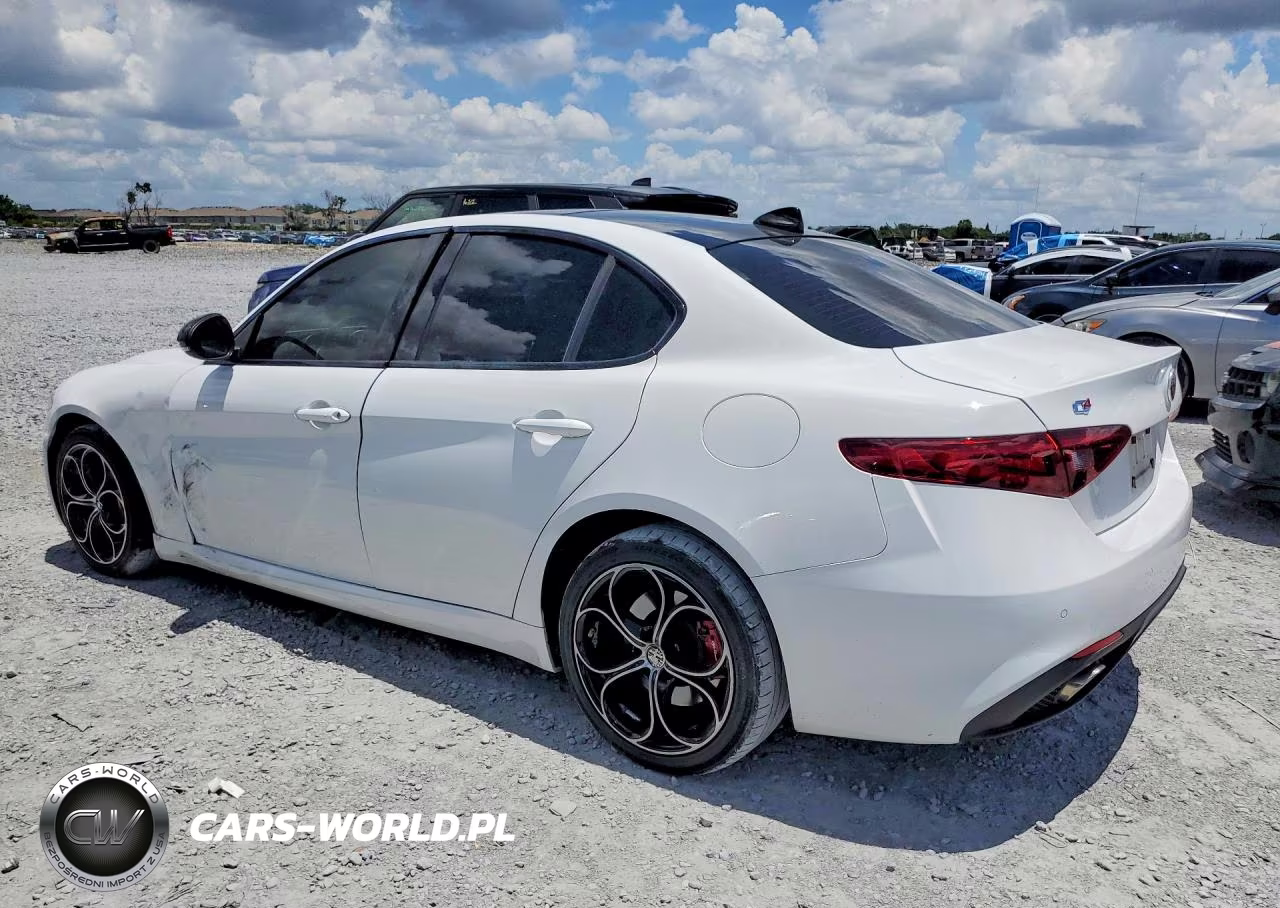 2017 Alfa Romeo Giulia Q4 VIN:ZARFAEDN2H7532756 - 2