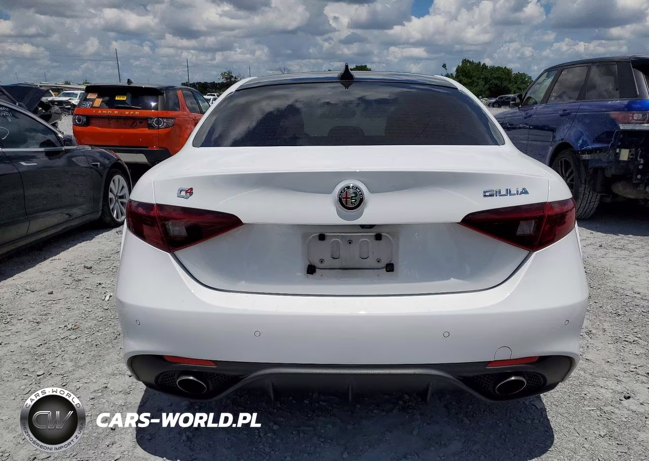 2017 Alfa Romeo Giulia Q4 VIN:ZARFAEDN2H7532756 - 6