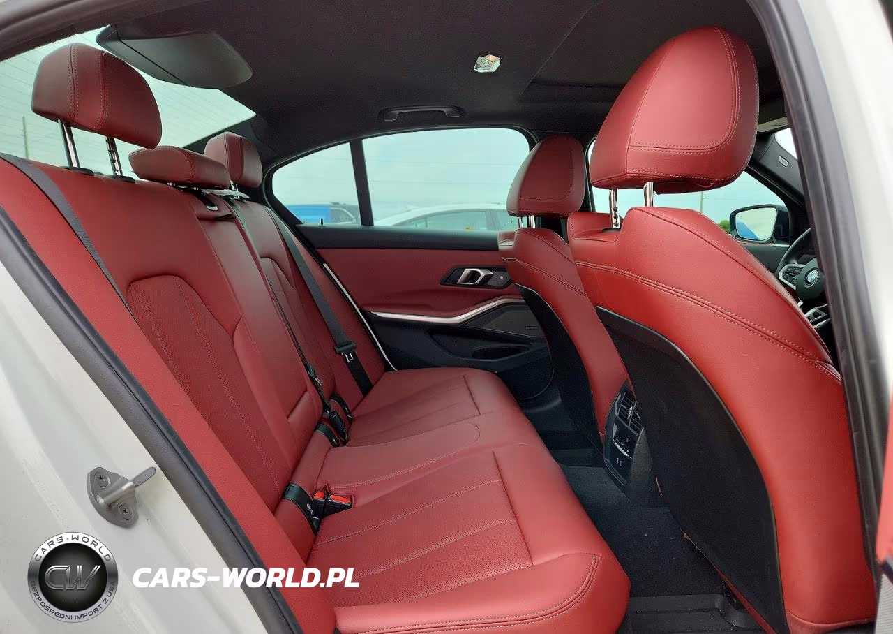 2025 BMW 330I VIN:3MW69CW0XS8F31396 - 10