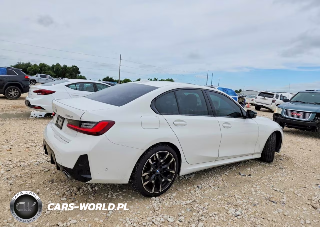 2025 BMW 330I VIN:3MW69CW0XS8F31396 - 3
