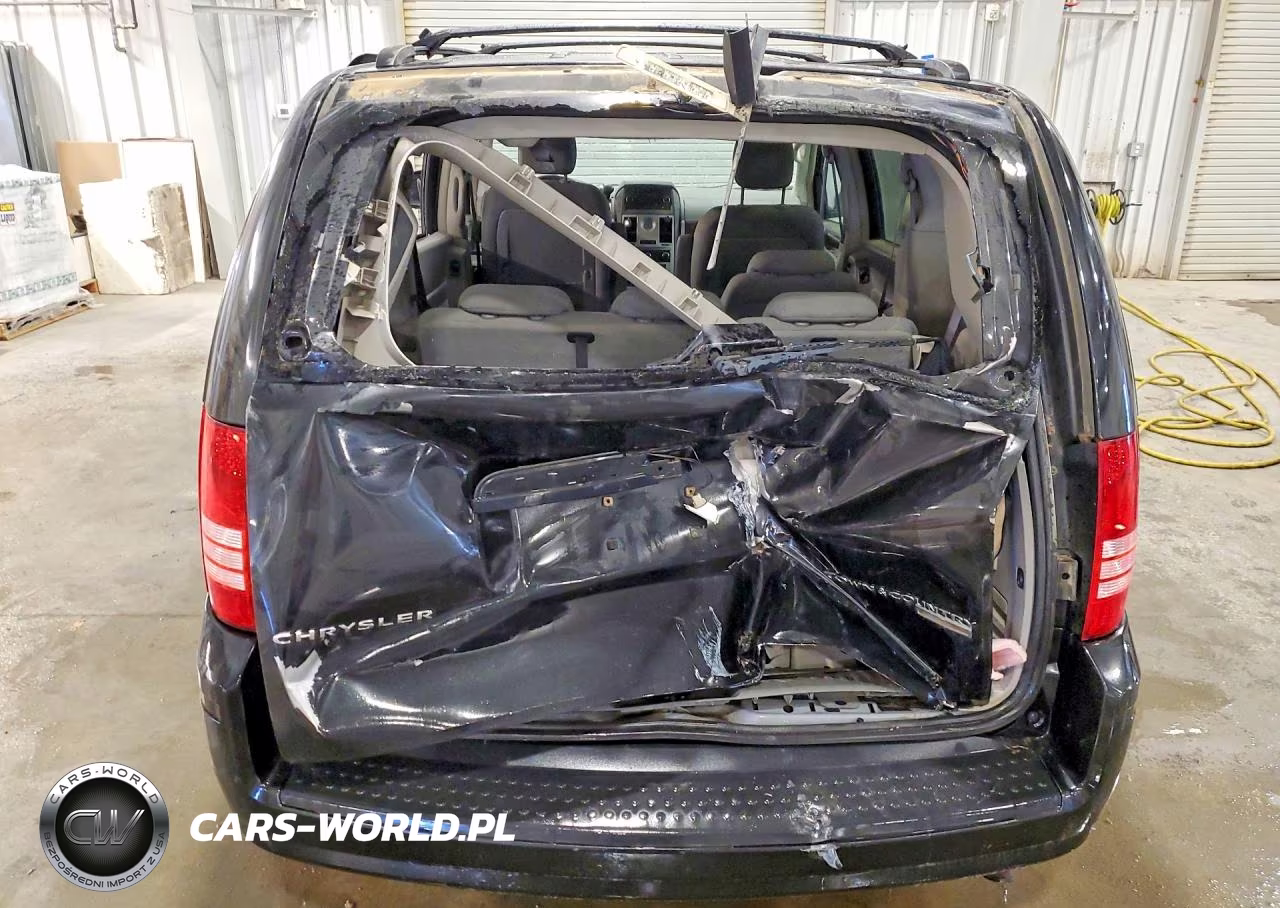 2010 Chrysler Town & Country Touring VIN:2A4RR5D17AR236319 - 6