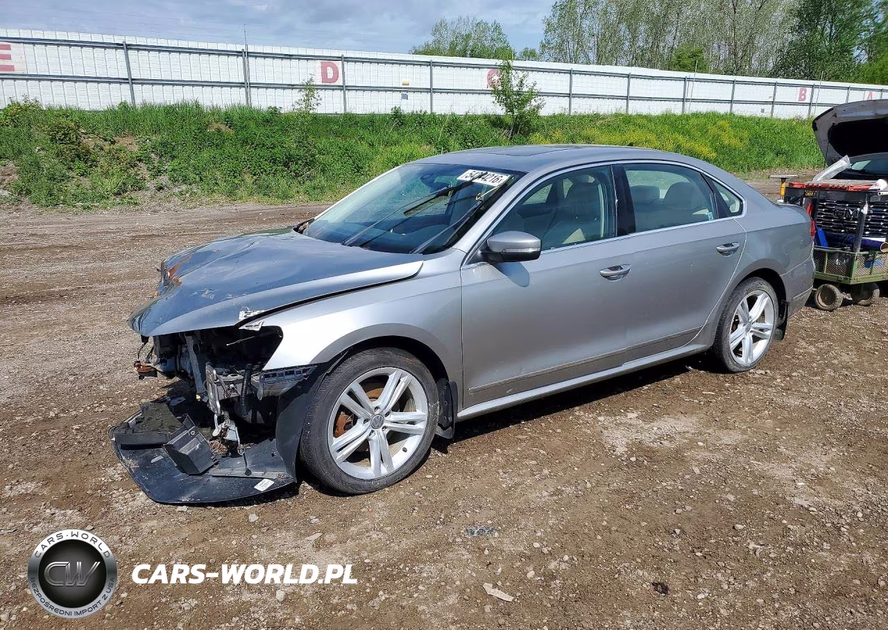 2013 Volkswagen Passat Sel