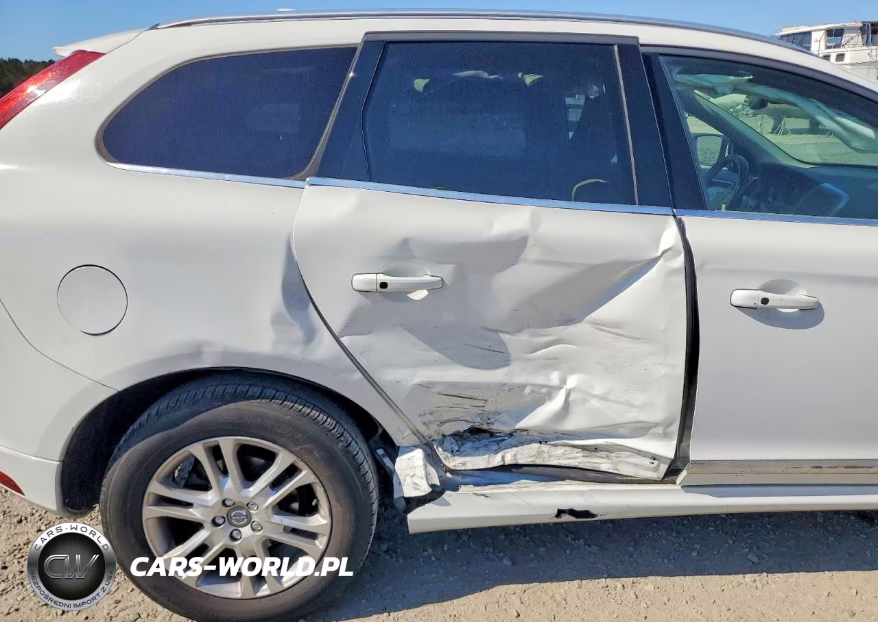 2016 Volvo Xc60 T5 Premier VIN:YV440MDK8G2844187 - 11
