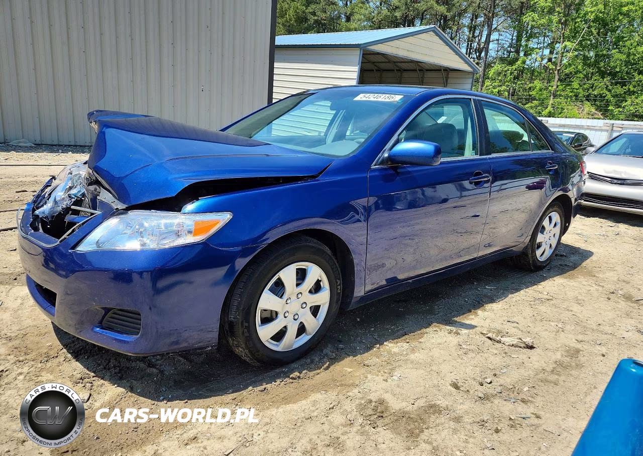 2010 Toyota Camry Le – zdjęcie 1 z 12