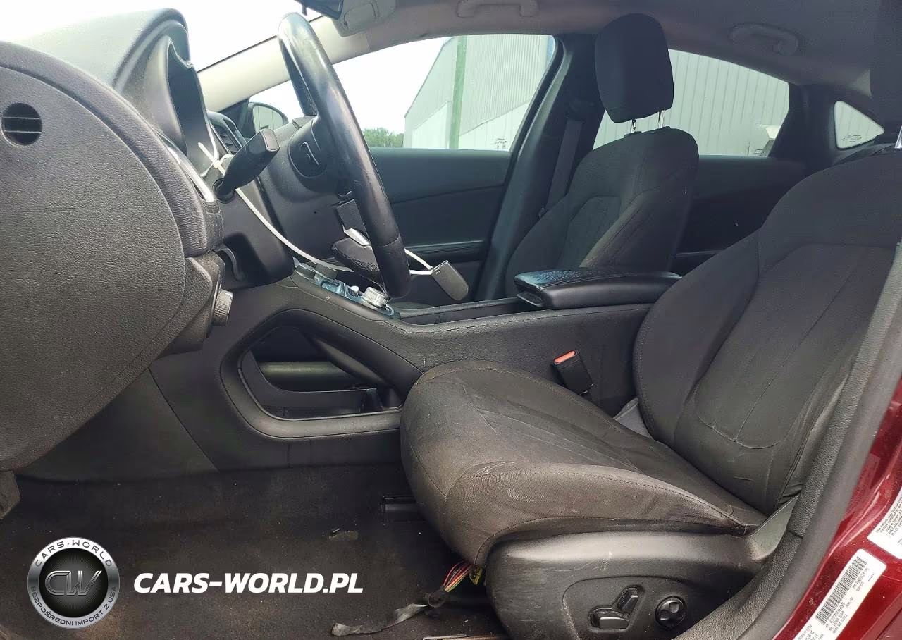 2015 Chrysler 200 Limited VIN:1C3CCCAB2FN609970 - 7