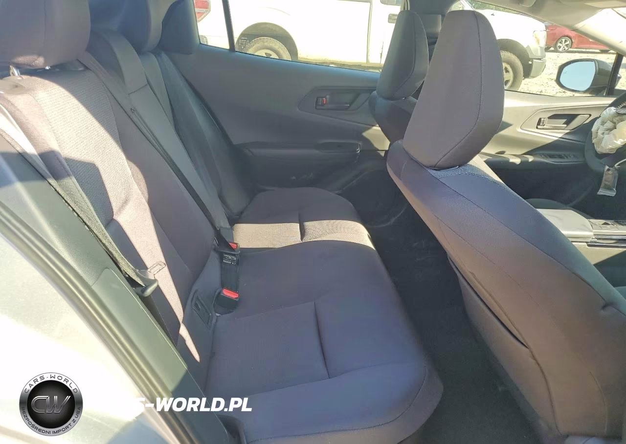 2026 Toyota Prius Le VIN:JTDACAAU2T3077362 - 10