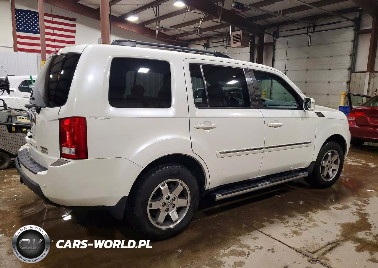 2011 Honda Pilot Touring VIN:5FNYF4H91BB065746 - 3