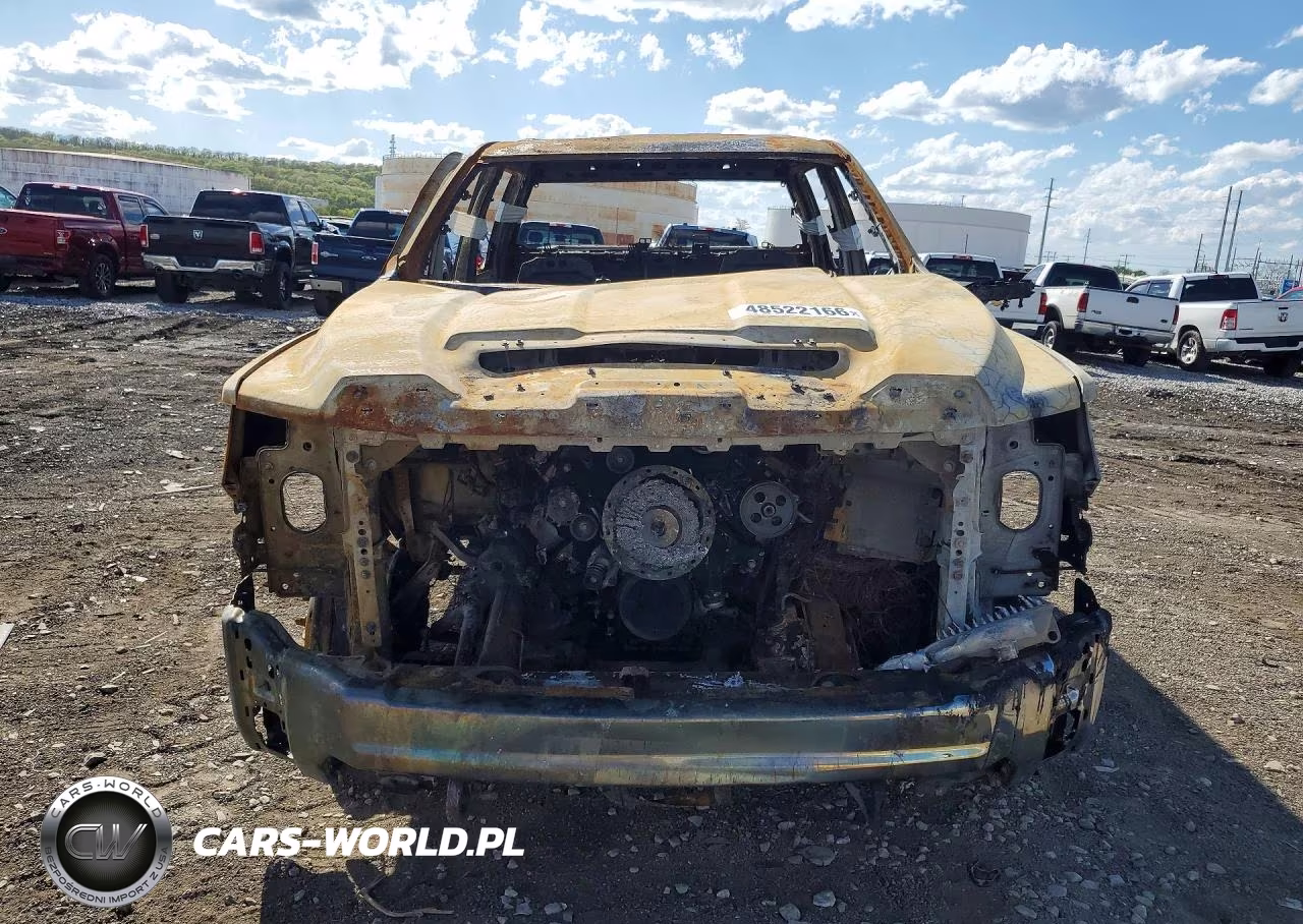 2025 GMC Sierra K3500 VIN:1GT4USEY5SF123194 - 5