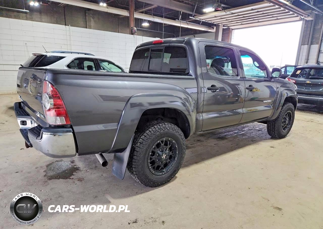 2011 Toyota Tacoma Double Cab VIN:3TMLU4EN0BM064472 - 3