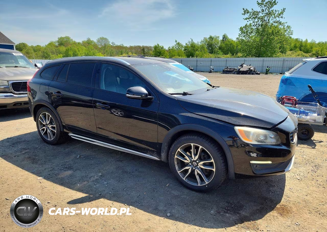 2016 Volvo V60 Cross Country Premier VIN:YV4612HK3G1003467 - 4
