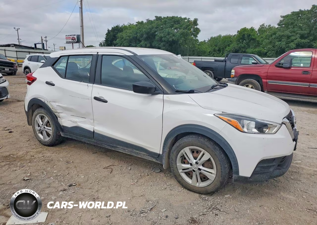 2020 Nissan Kicks S VIN:3N1CP5BV0LL486396 - 4