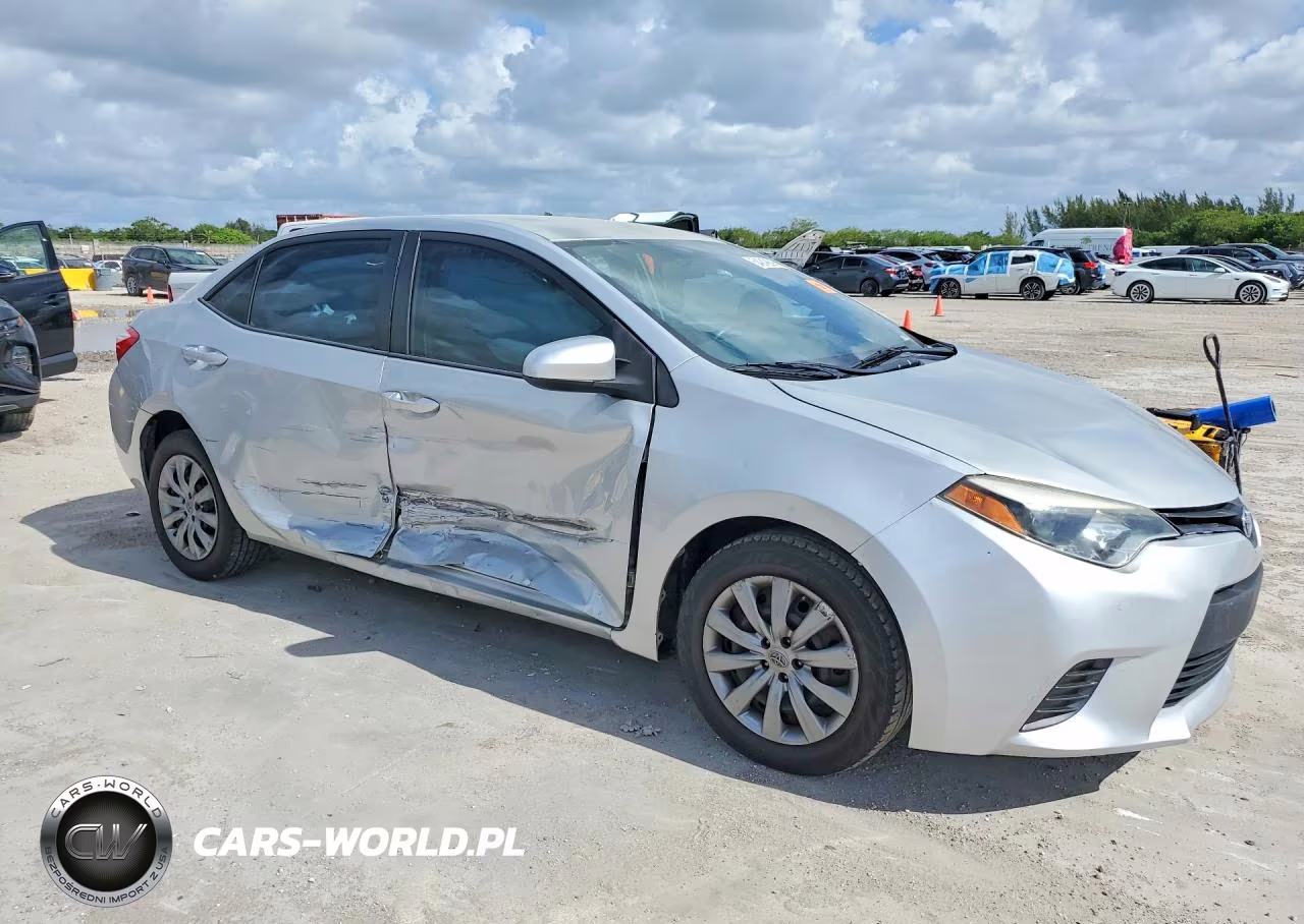 2015 Toyota Corolla VIN:2T1BURHE5FC362700 - 4