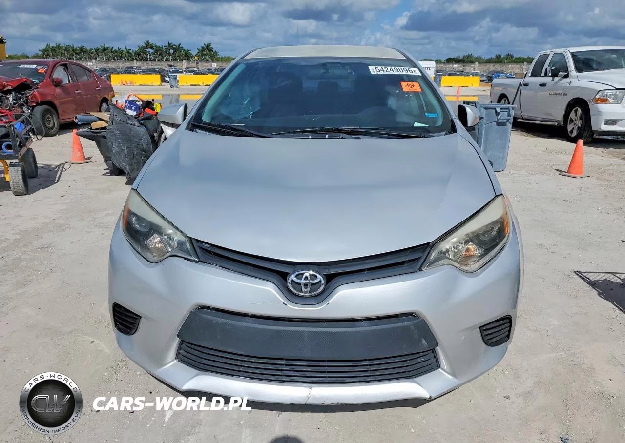 2015 Toyota Corolla VIN:2T1BURHE5FC362700 - 5