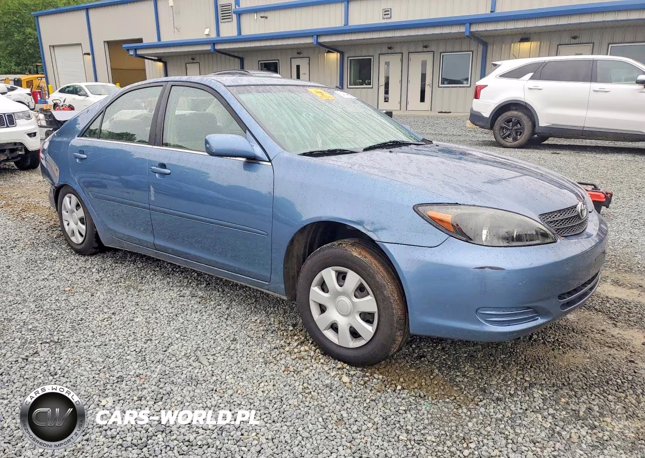 2002 Toyota Camry VIN:JTDBE32K620041925 - 4