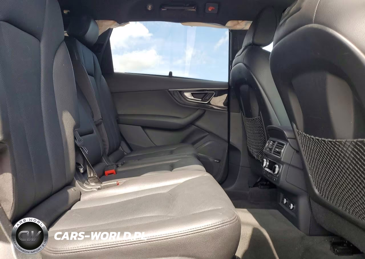 2018 Audi Q7 Prestige VIN:WA1VAAF7XJD034738 - 11