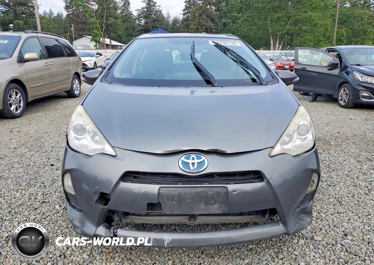 2012 Toyota Prius C Three VIN:JTDKDTB32C1520379 - 5