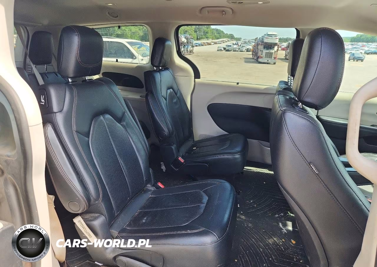 2019 Chrysler Pacifica Touring L VIN:2C4RC1BG1KR731849 - 11