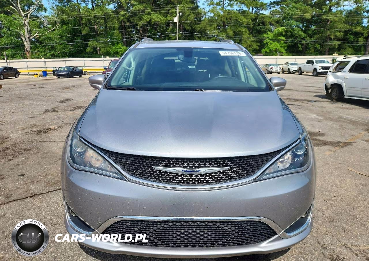 2019 Chrysler Pacifica Touring L VIN:2C4RC1BG1KR731849 - 5