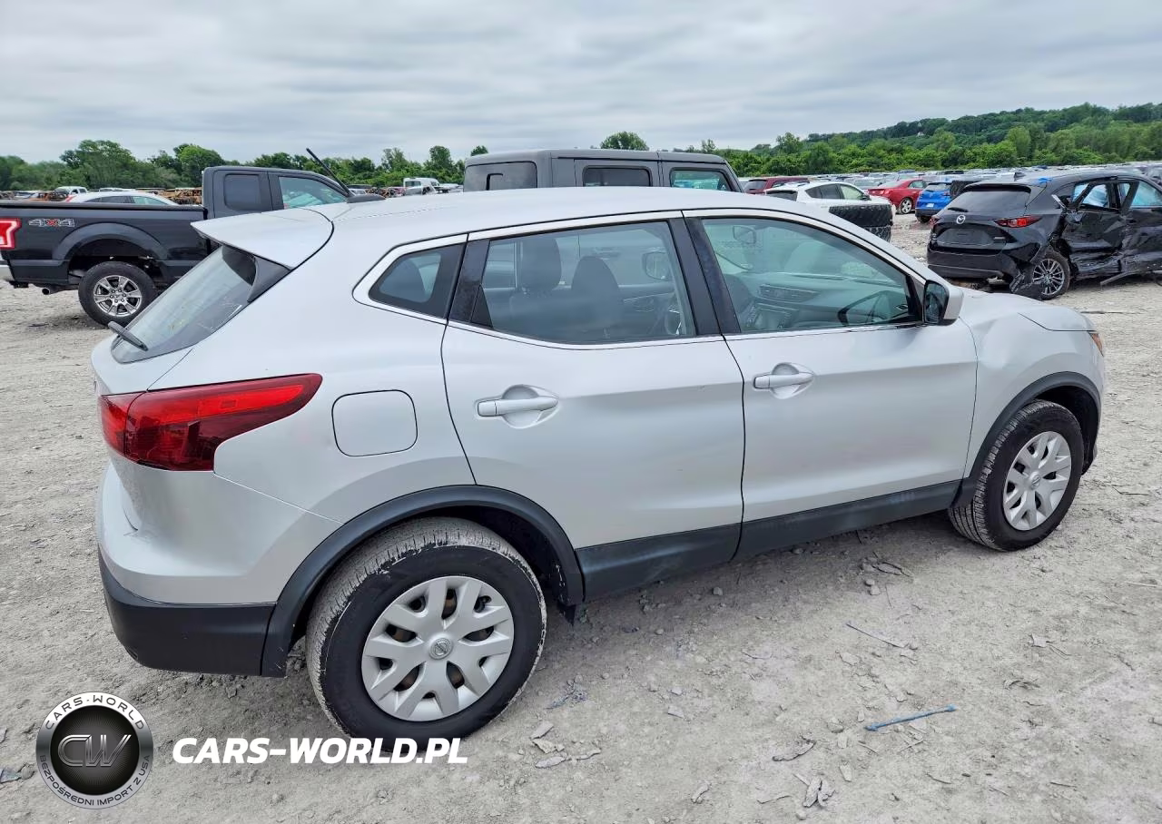 2019 Nissan Rogue Sport S VIN:JN1BJ1CP2KW211773 - 3