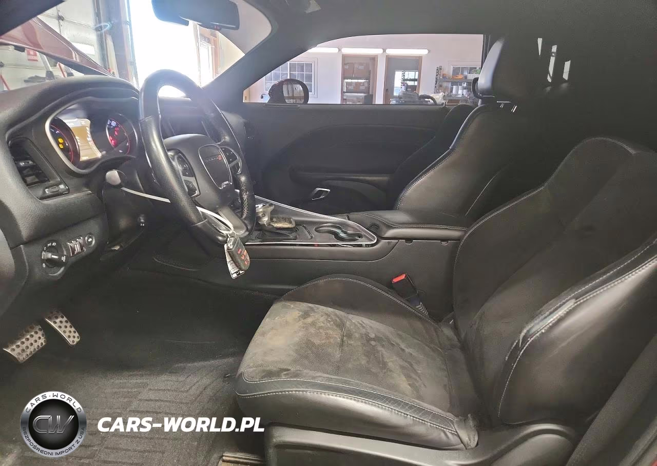 2018 Dodge Challenger Gt VIN:2C3CDZGG8JH205334 - 7