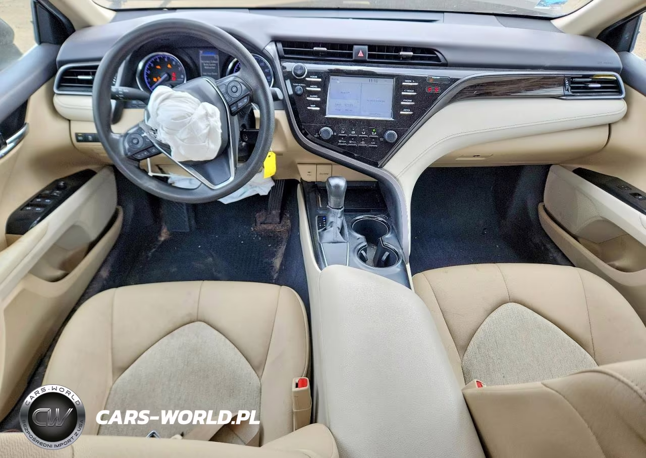 2019 Toyota Camry Le VIN:4T1B11HK7KU688944 - 8