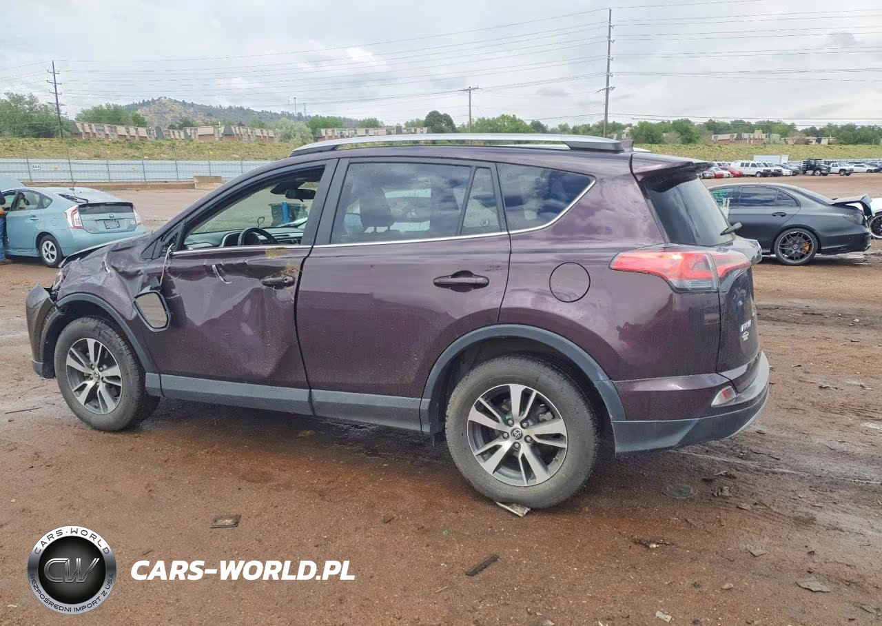 2018 Toyota Rav4 Xle VIN:2T3RFREV2JW855701 - 2