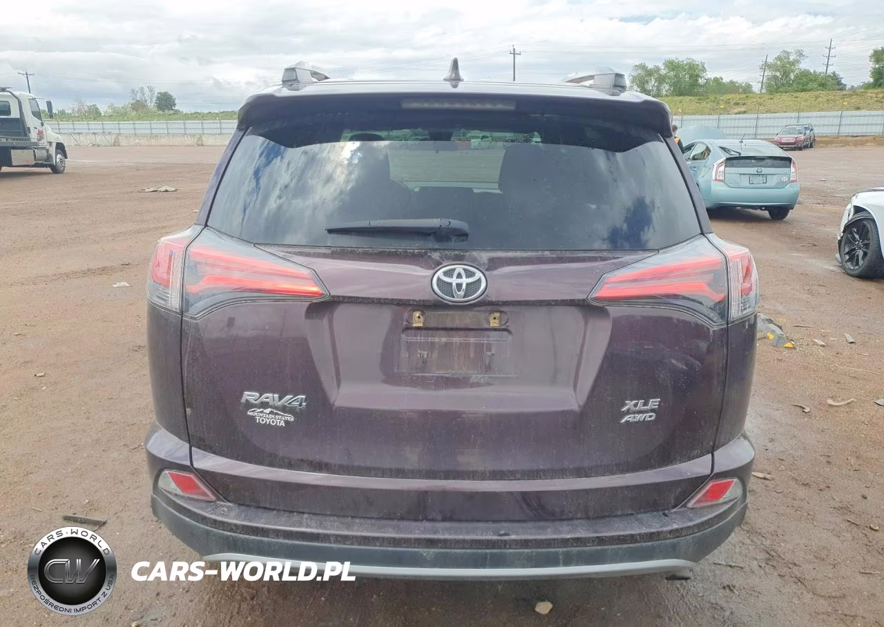 2018 Toyota Rav4 Xle VIN:2T3RFREV2JW855701 - 6