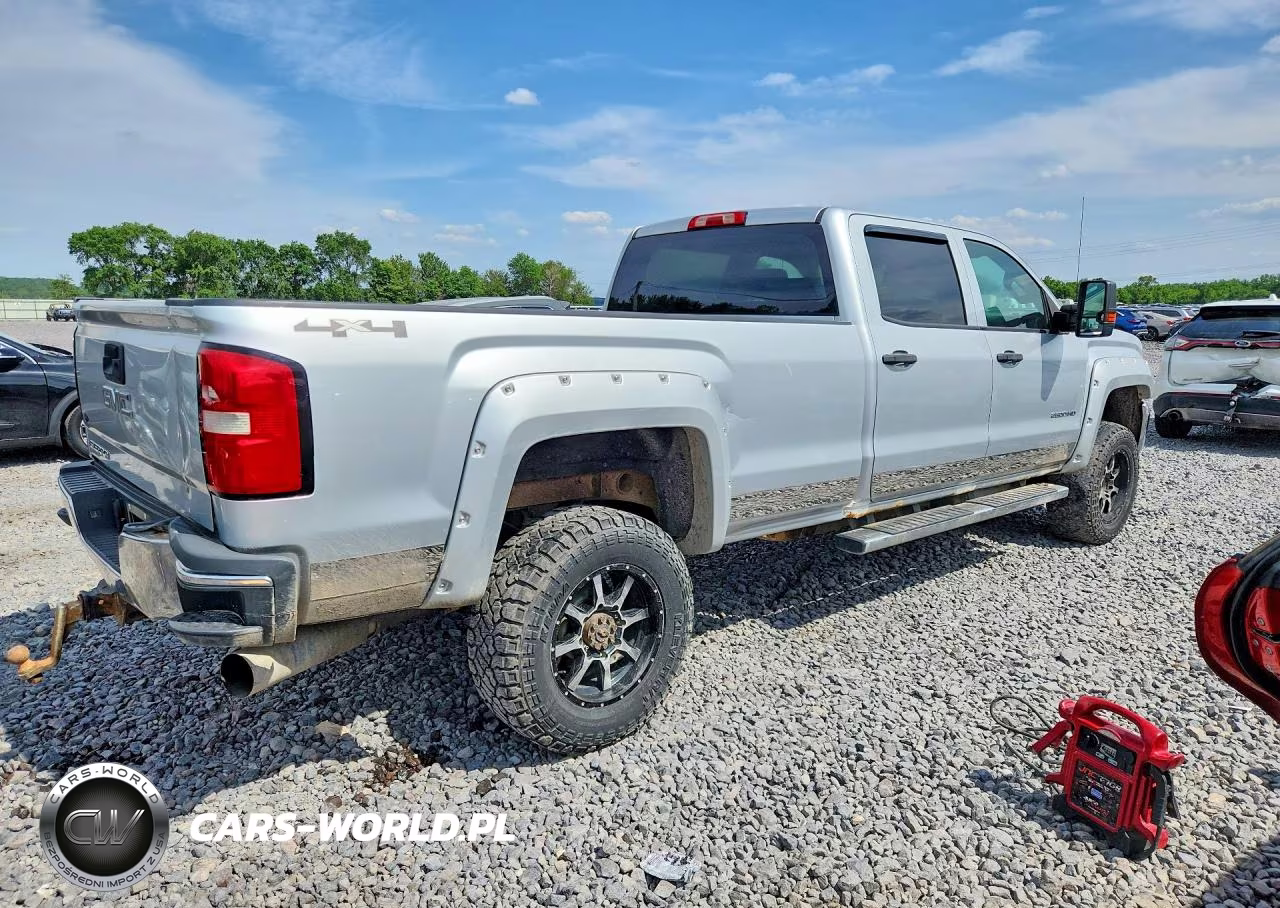 2015 GMC Sierra K2500 Heavy Duty VIN:1GT12XE80FF566929 - 3