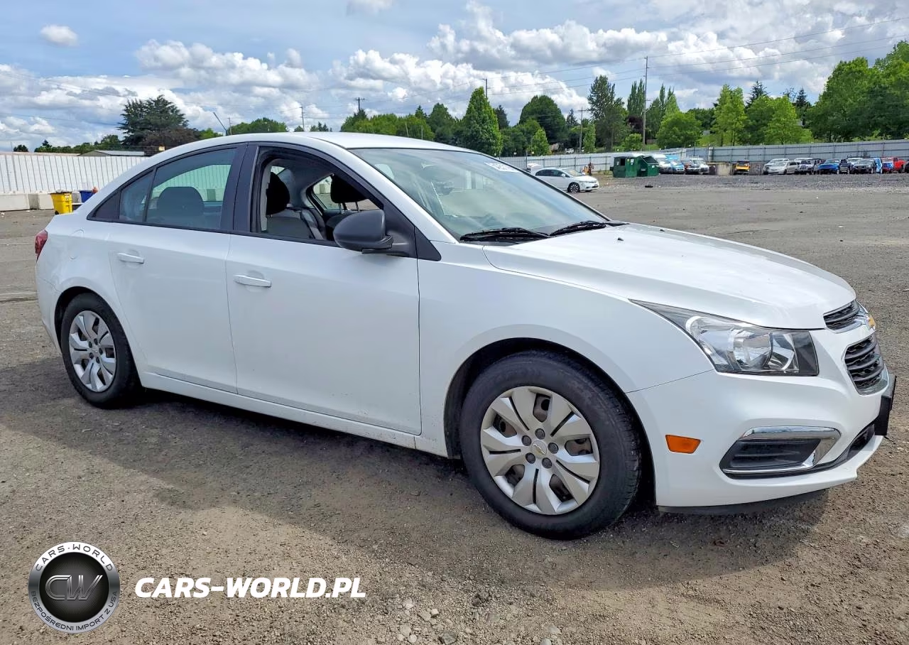 2015 Chevrolet Cruze Ls VIN:1G1PA5SG9F7233919 - 4