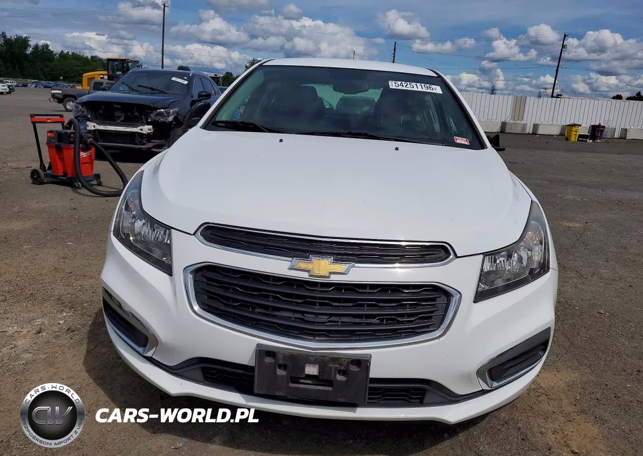 2015 Chevrolet Cruze Ls VIN:1G1PA5SG9F7233919 - 5