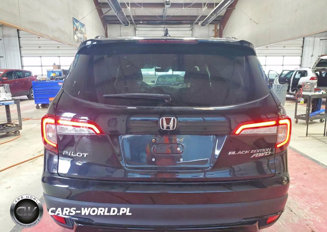 2022 Honda Pilot Black VIN:5FNYF6H72NB006929 - 6
