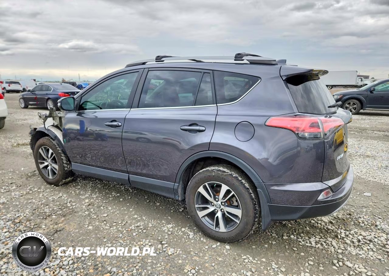2018 Toyota Rav4 Xle VIN:2T3RFREVXJW752395 - 2