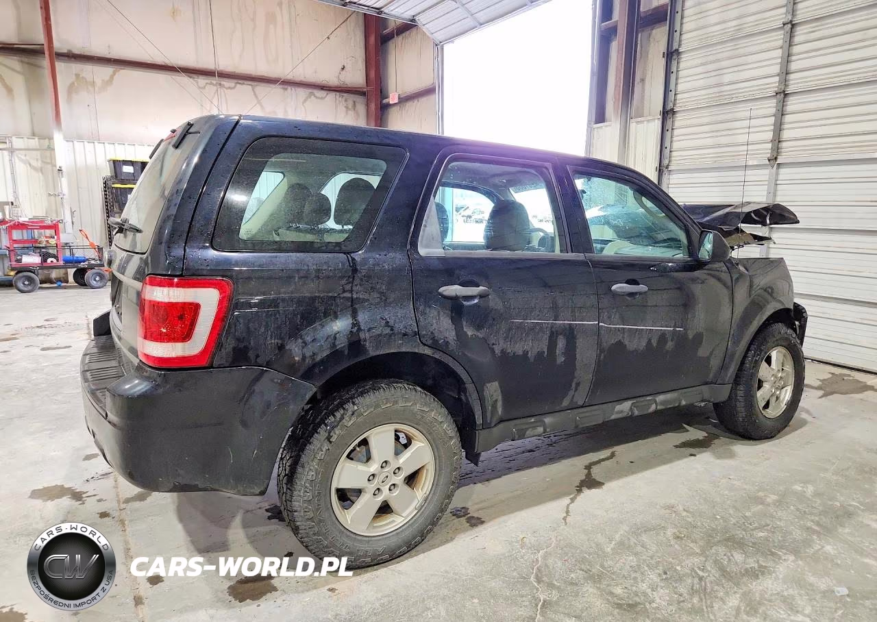 2010 Ford Escape Xls VIN:1FMCU0C75AKD23505 - 3