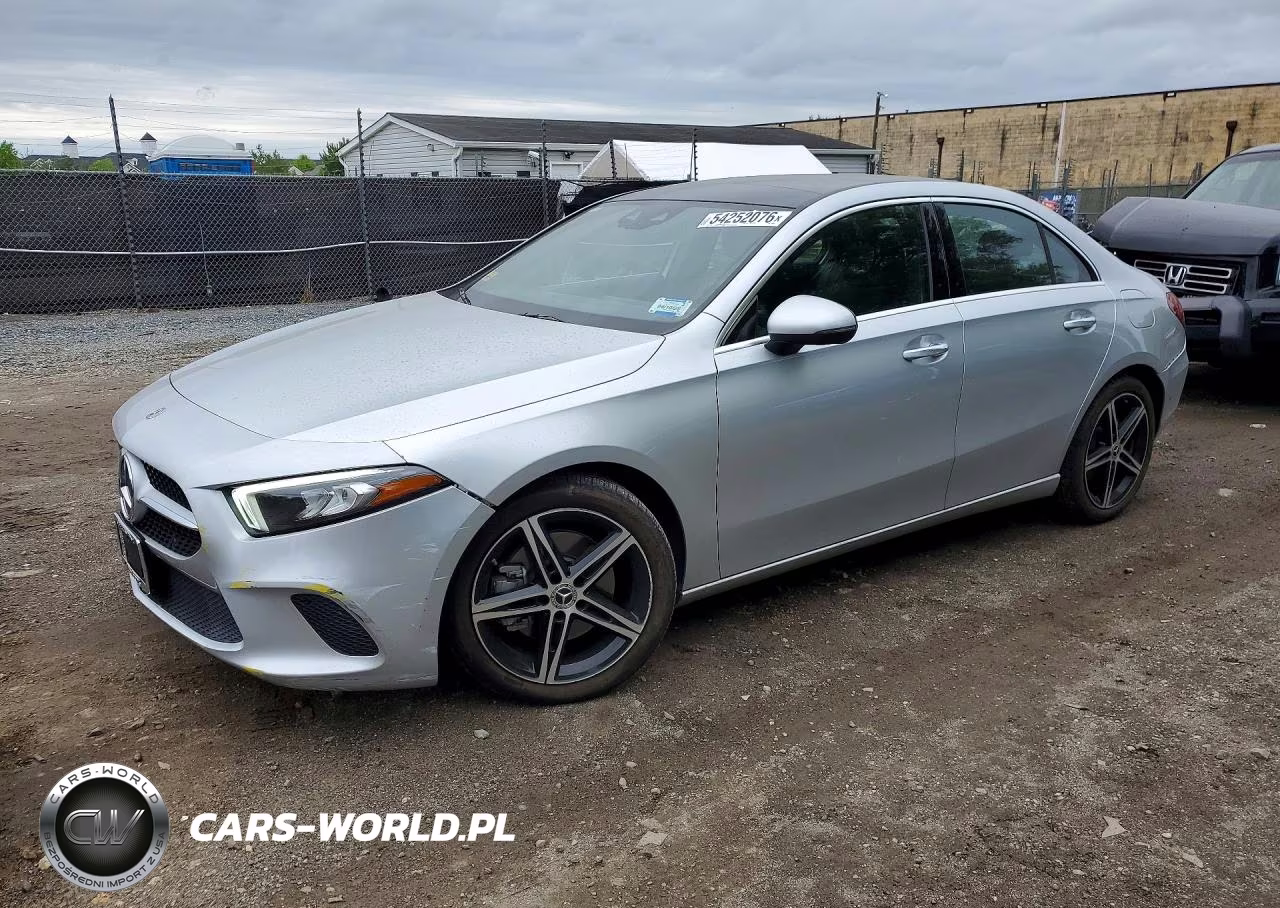 2020 Mercedes-Benz A 220 4Matic – zdjęcie 1 z 12