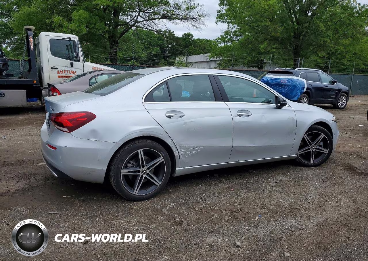 2020 Mercedes-Benz A 220 4Matic VIN:W1K3G4FB2LJ203551 - 3