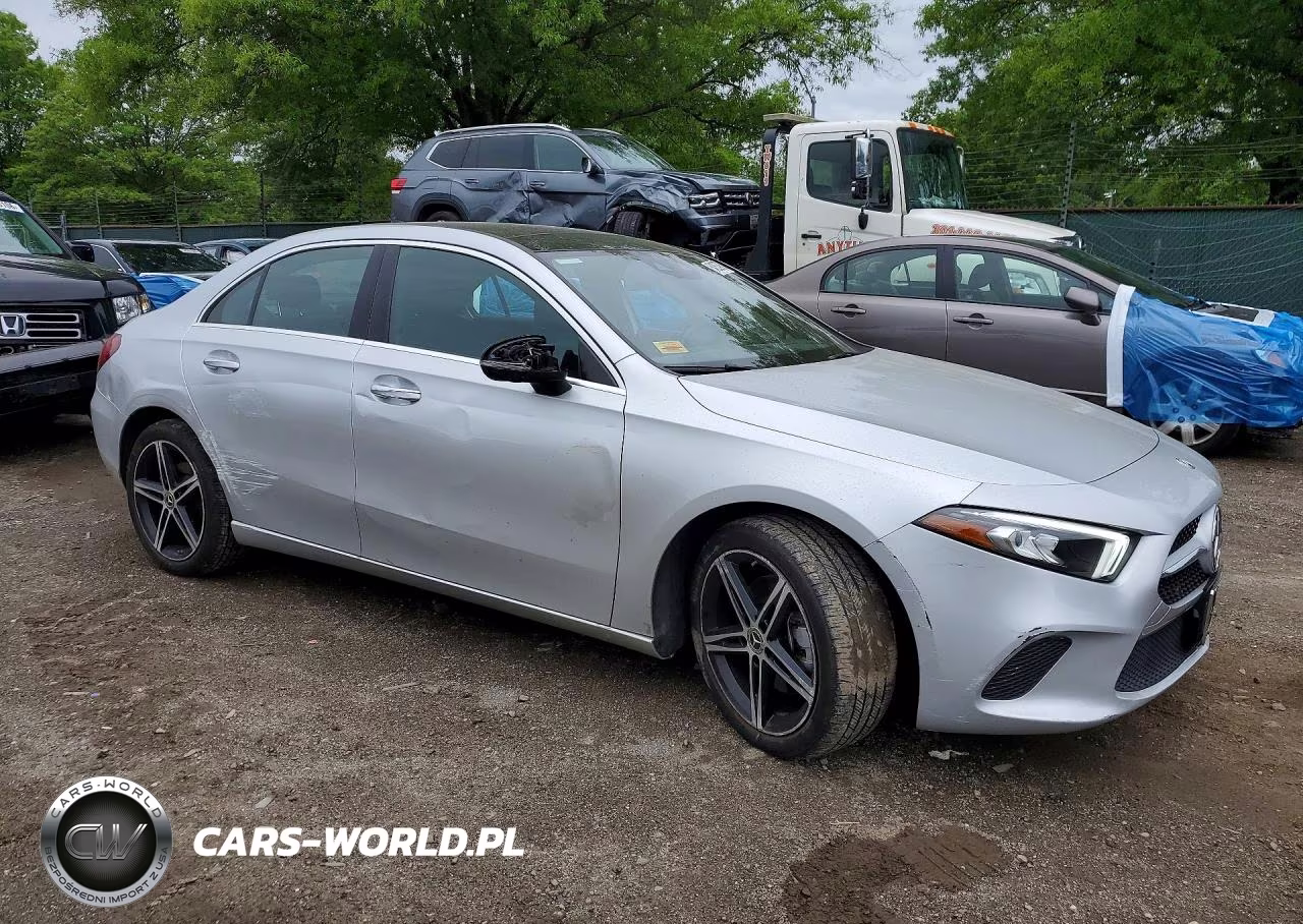 2020 Mercedes-Benz A 220 4Matic VIN:W1K3G4FB2LJ203551 - 4