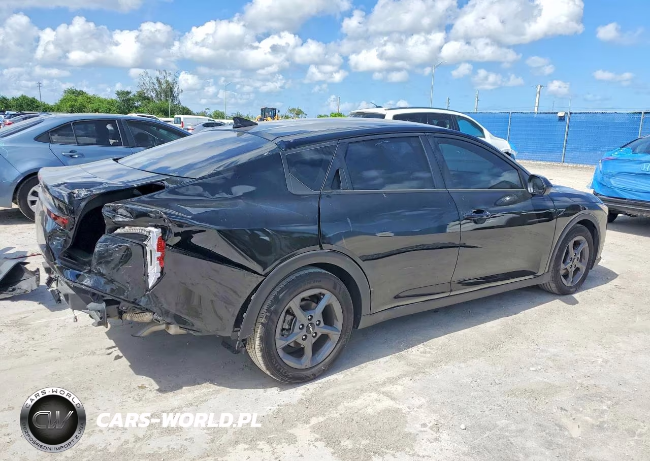 2025 Kia K4 Lxs VIN:3KPFT4DE0SE118770 - 3