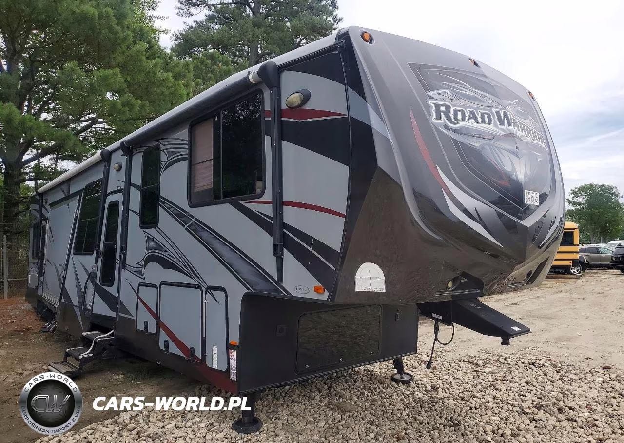 2015 Heartland Road Warrior Camper – zdjęcie 1 z 10